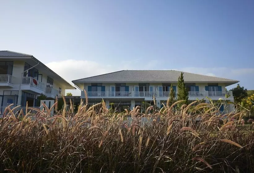 Hotelli Santosha Health & Lifestyle Resort