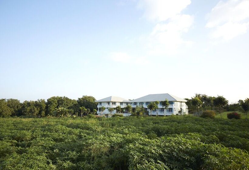 בית מלון כפרי Santosha Health & Lifestyle Resort