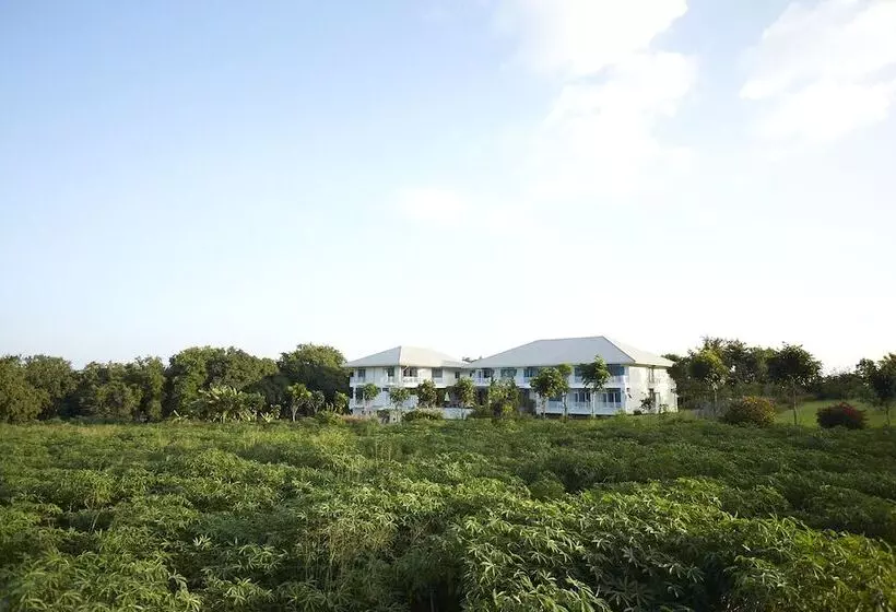 Hotelli Santosha Health & Lifestyle Resort