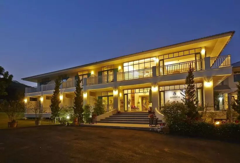 Hotelli Santosha Health & Lifestyle Resort
