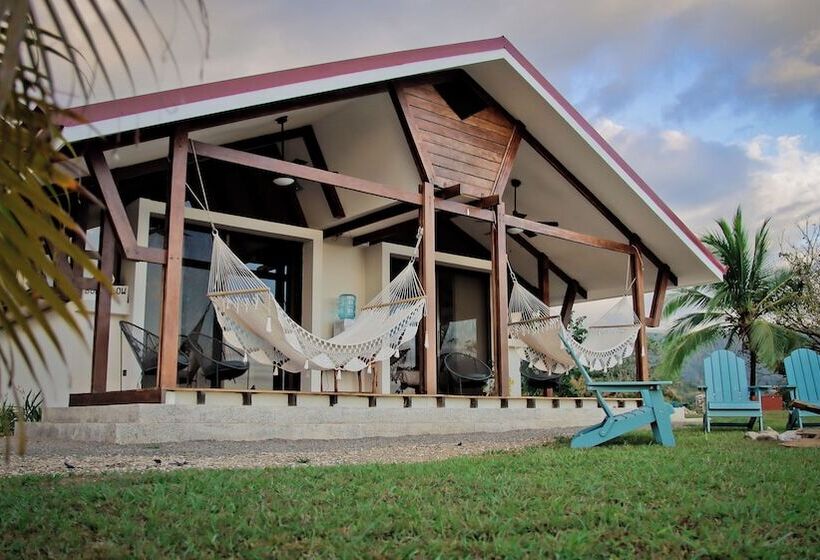 בית מלון כפרי Surf Synergy All Inclusive Surf Retreat