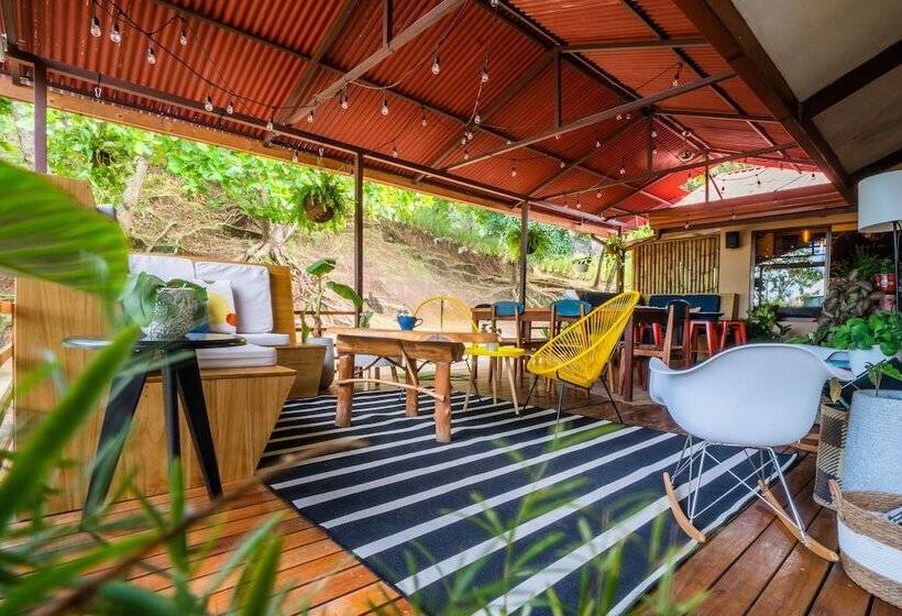 בית מלון כפרי Surf Synergy All Inclusive Surf Retreat