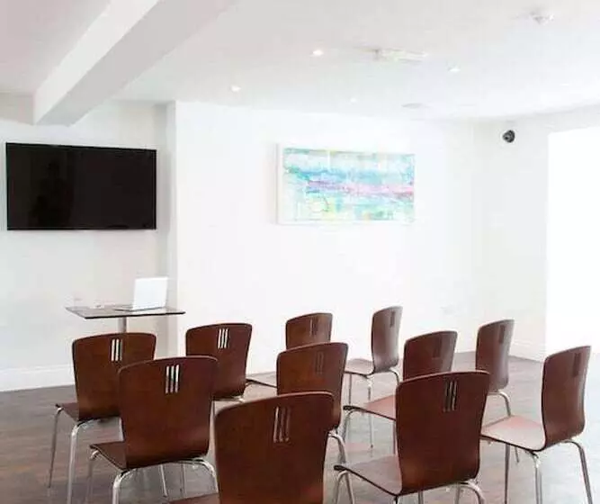 ホテル The Grosvenor Plymouth