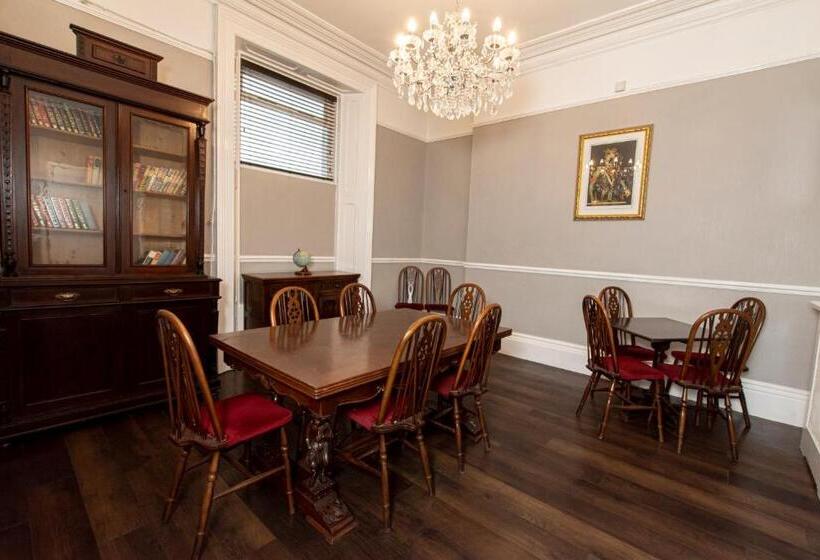 בית מלון כפרי The Grosvenor Plymouth