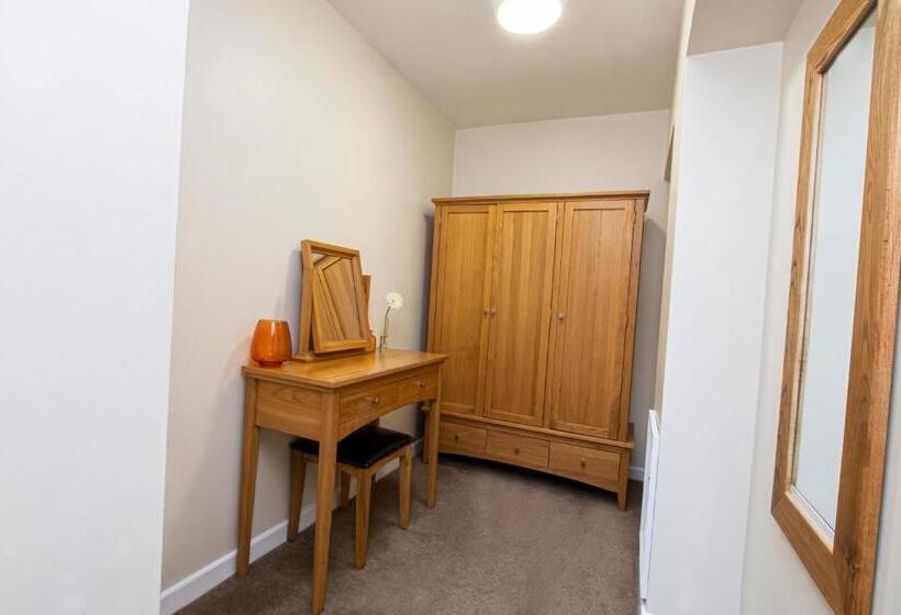 בית מלון כפרי The Grosvenor Plymouth