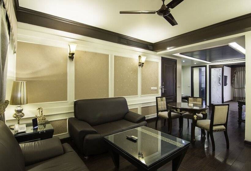 酒店 Townhouse The Royce New Friends Colony