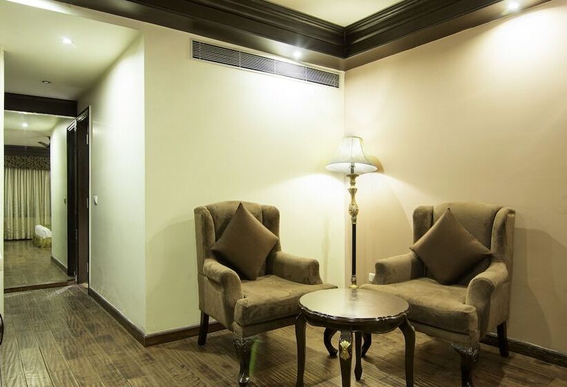 酒店 Townhouse The Royce New Friends Colony