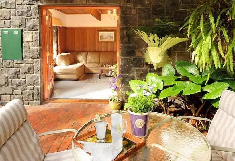 Mary Cards Coach House