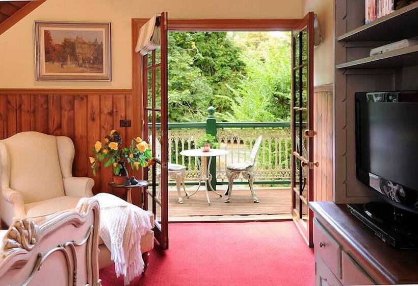 Mary Cards Coach House