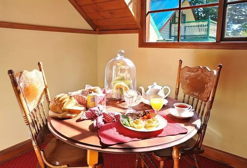 Mary Cards Coach House