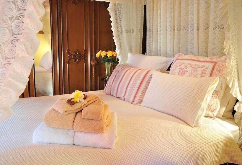 Mary Cards Coach House