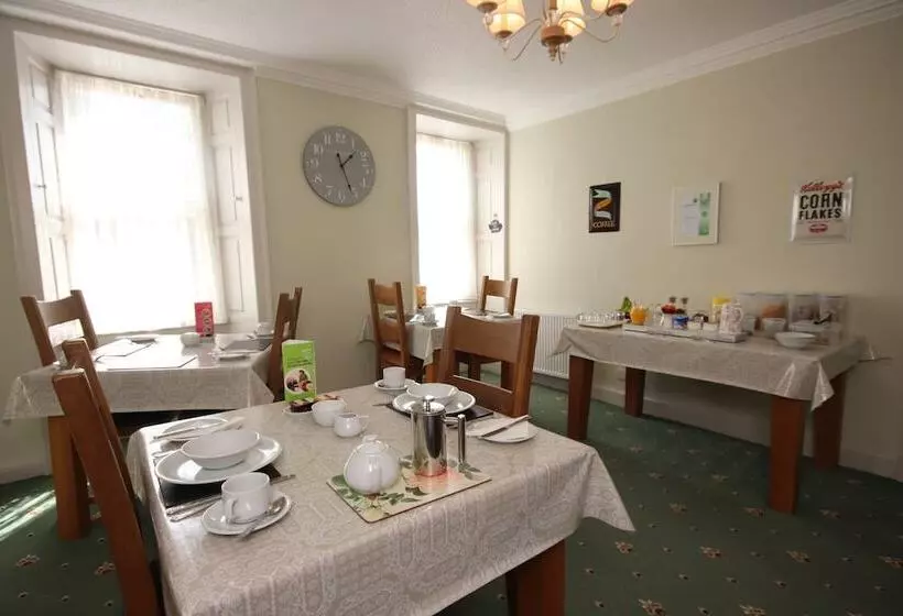 Majatalo Inglestone House Guest House