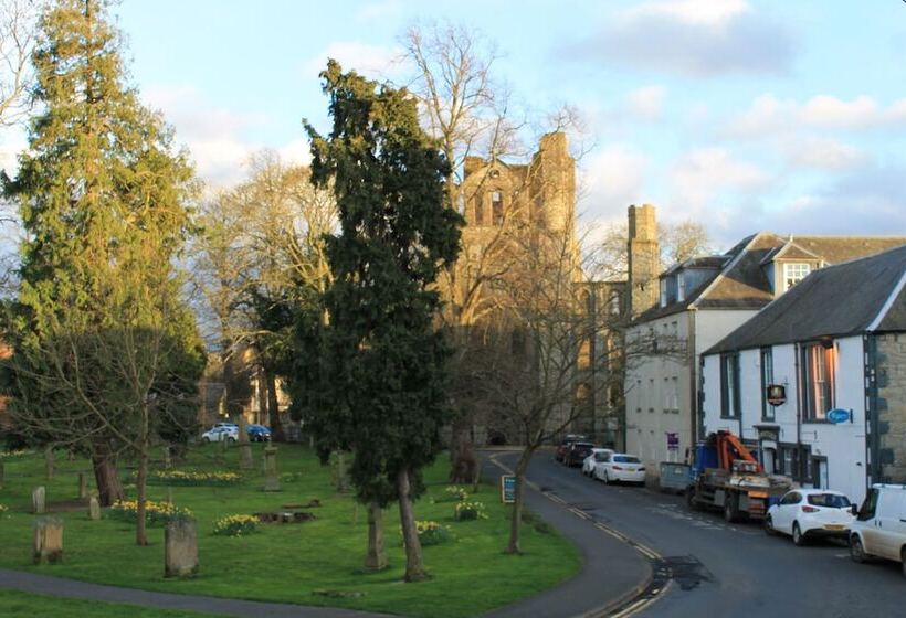 بنسيون Inglestone House Guest House