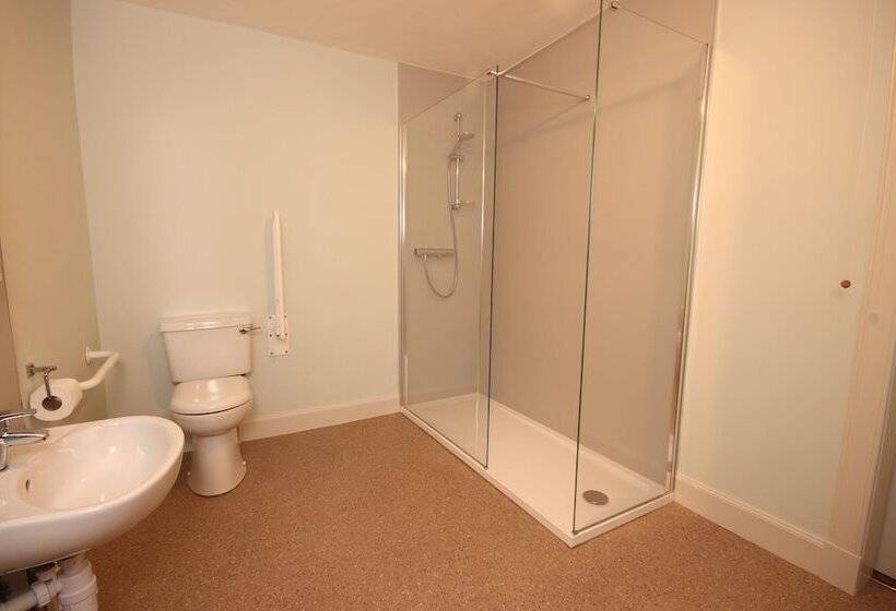 بنسيون Inglestone House Guest House