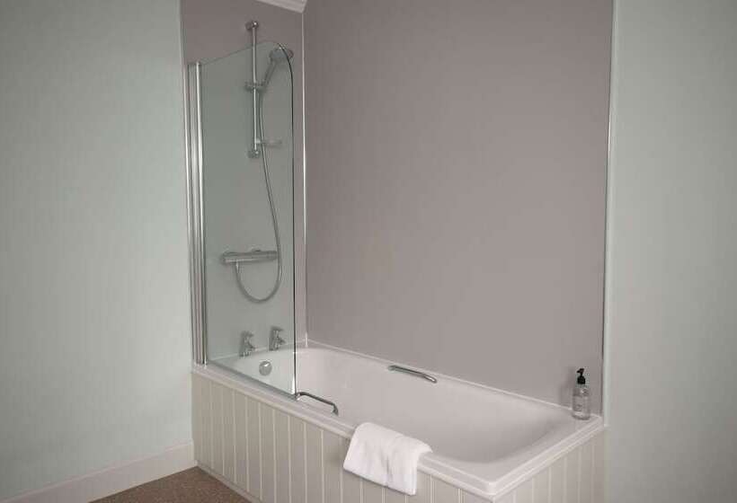 بنسيون Inglestone House Guest House