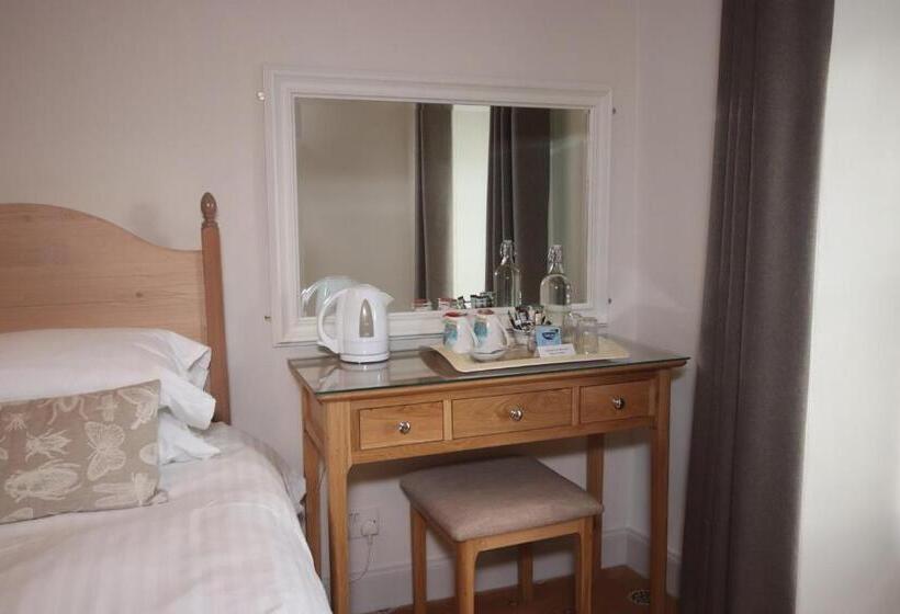 بنسيون Inglestone House Guest House