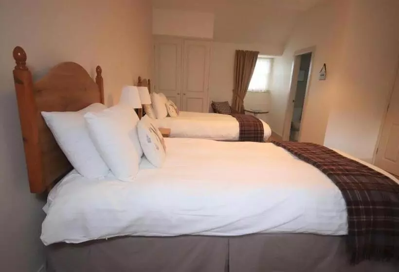 Majatalo Inglestone House Guest House