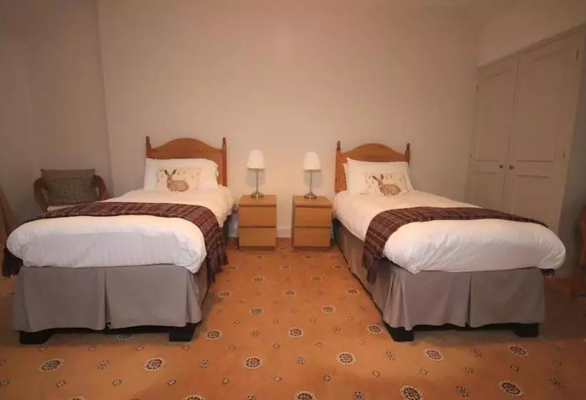 Majatalo Inglestone House Guest House