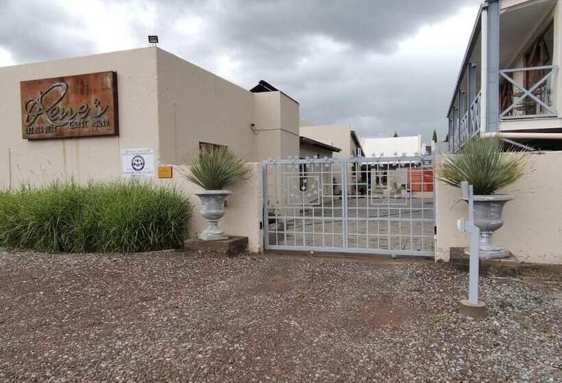 פנסיון Rene S Guest House