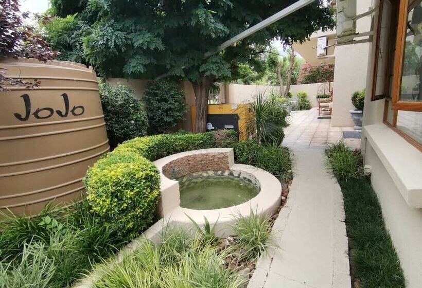 פנסיון Rene S Guest House