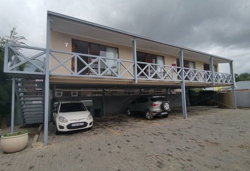 פנסיון Rene S Guest House