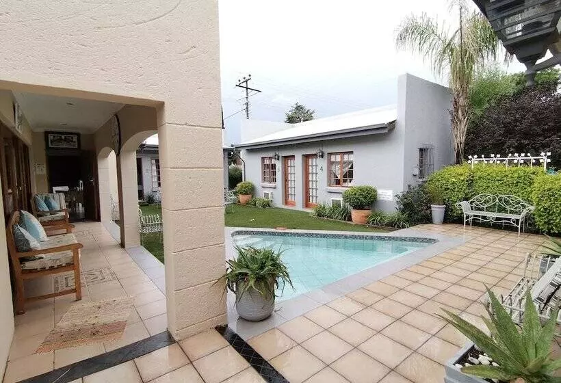 Majatalo Rene S Guest House