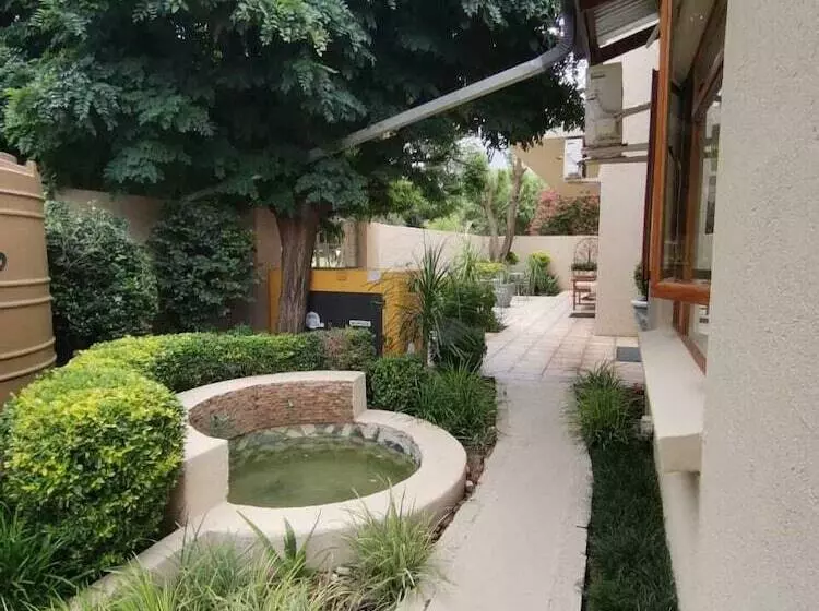 Majatalo Rene S Guest House