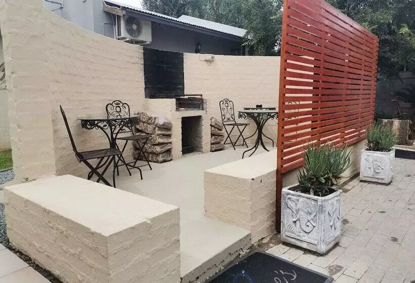 Majatalo Rene S Guest House