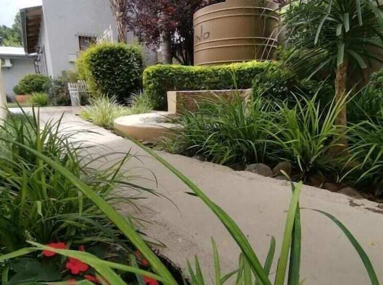 פנסיון Rene S Guest House