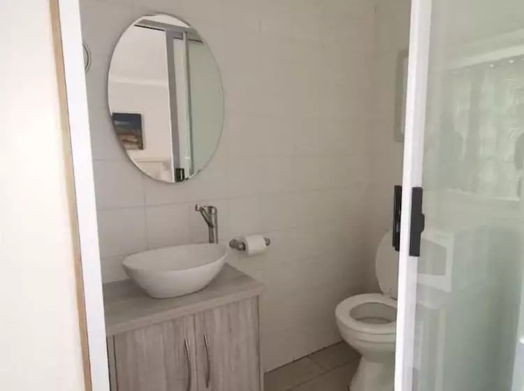 Majatalo Rene S Guest House