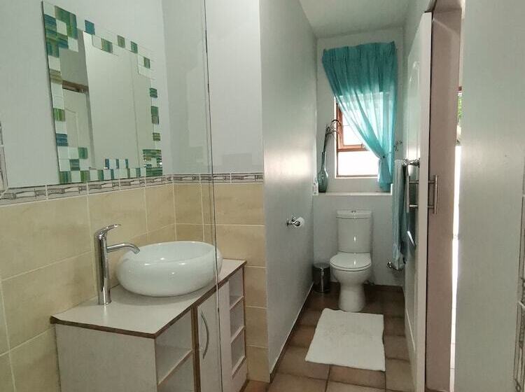 פנסיון Rene S Guest House