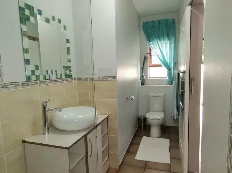 Majatalo Rene S Guest House