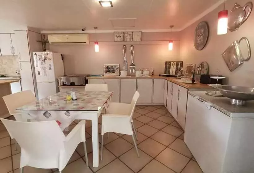 Majatalo Rene S Guest House