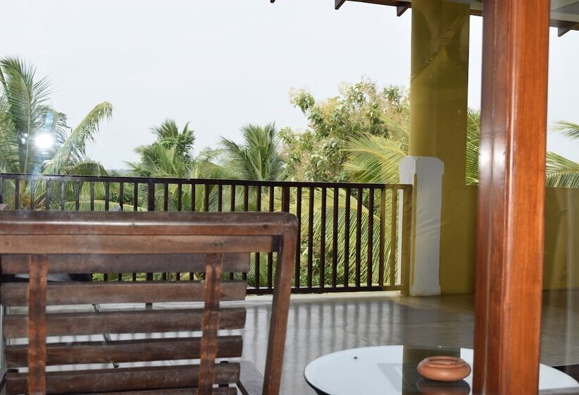 Пансион The Coconut Garden Hotel & Restaurant