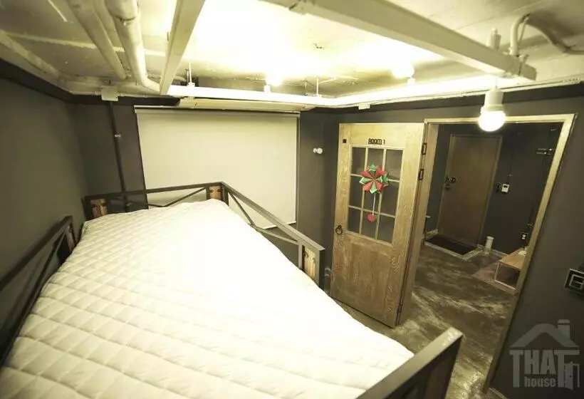 ユースホステル That House Hongdae