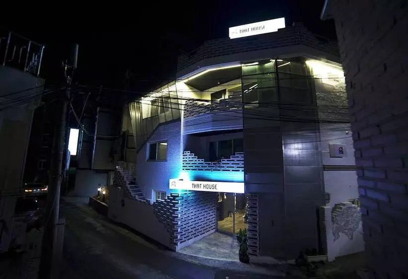 ユースホステル That House Hongdae