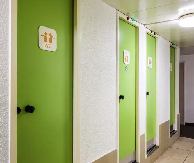 ホテル F1 Le Creusot Montchanin Gare Tgv