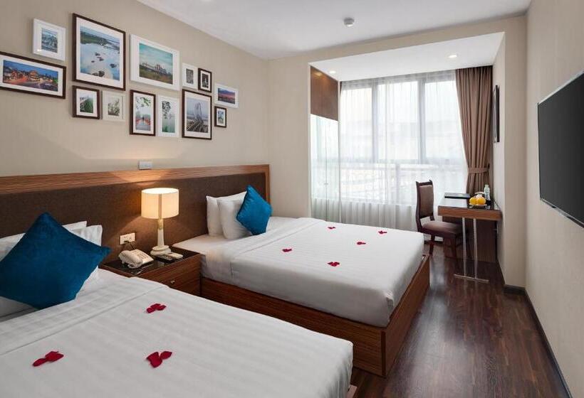 Golden Moon Suite Hotel & Travel