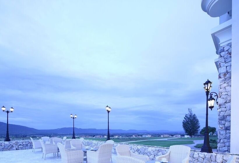 בית מלון כפרי Mövenpick Resort Khao Yai