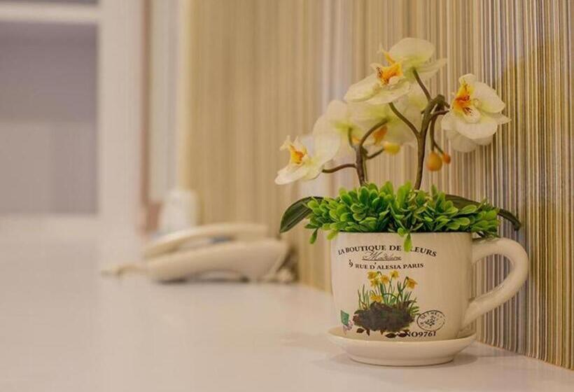 호텔 Orchid Residence