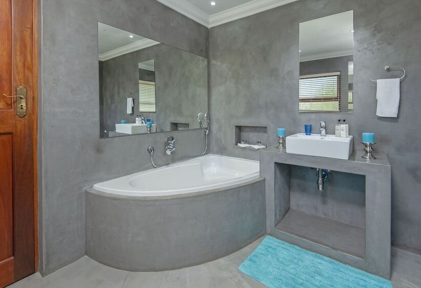 بنسيون White Shark Guest House