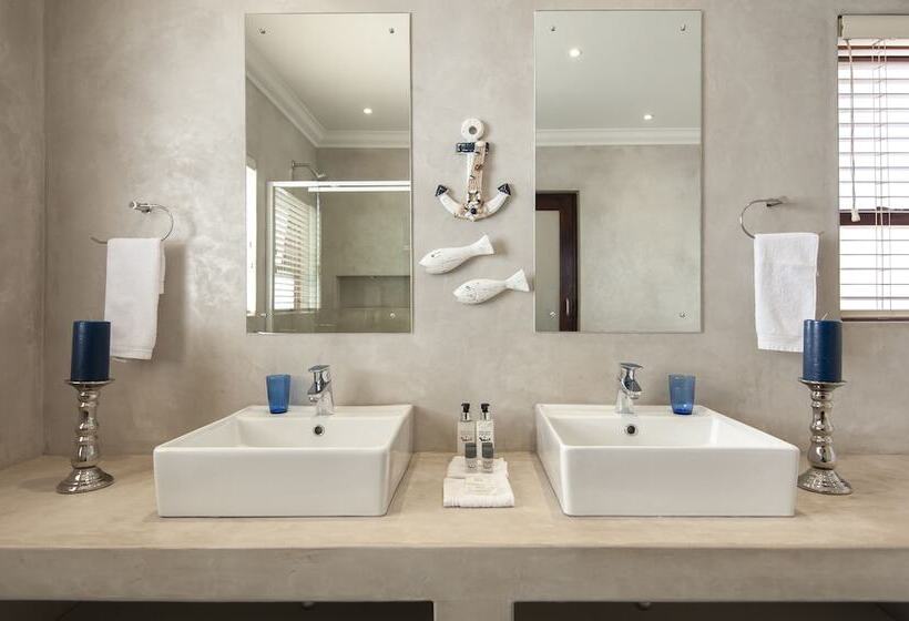 بنسيون White Shark Guest House