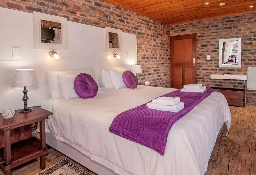 Majatalo White Shark Guest House