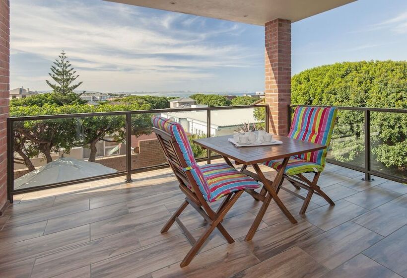 بنسيون White Shark Guest House