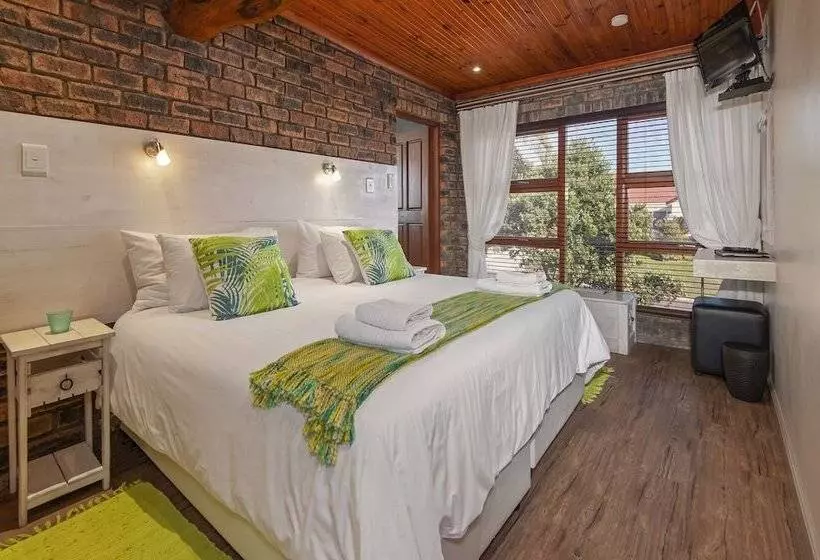 Majatalo White Shark Guest House