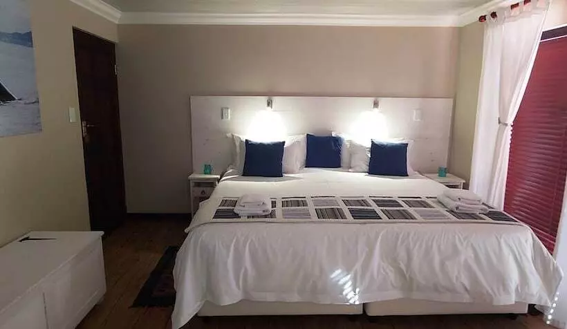 Majatalo White Shark Guest House