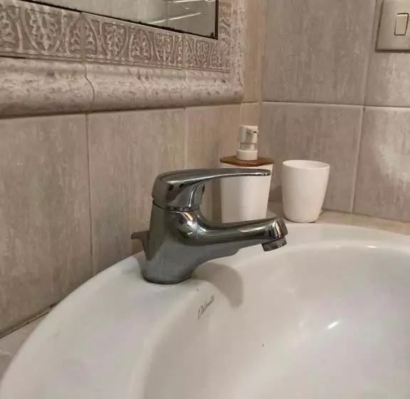 ベッドアンドブレックファースト A Uardia