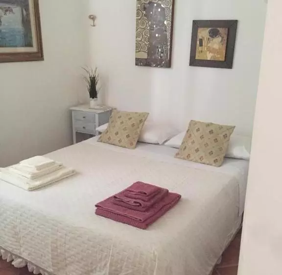 ベッドアンドブレックファースト A Uardia