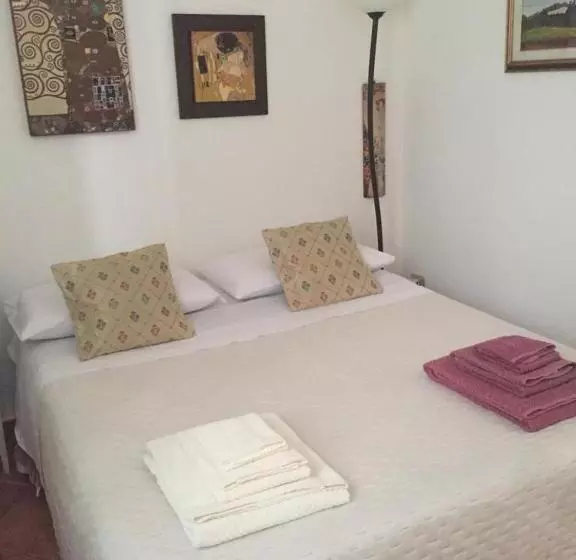 ベッドアンドブレックファースト A Uardia