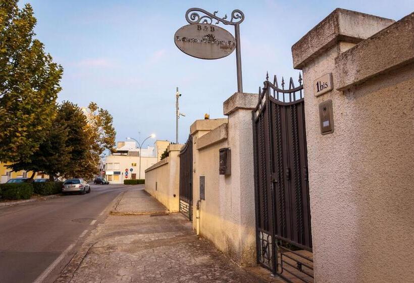 ベッドアンドブレックファースト Villa Giardino Delle Zie  Possibilità Di Servizio Mezza Pensione Cena Al Tavolo Colazione Vicino Osp